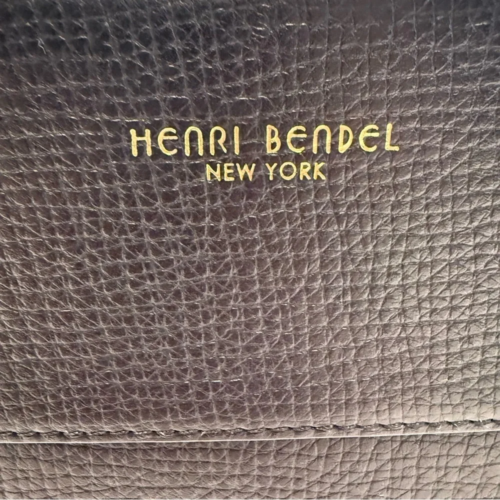 Henri Bendel Tilda Crossbody / Clutch Bag Black Pebble Leather Gold Chain Strap